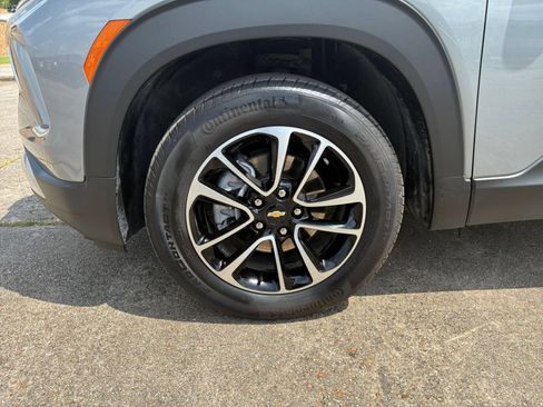 Used 2025 Chevrolet TrailBlazer LT w/ Driver Confidence Package AWD/4WD image 24