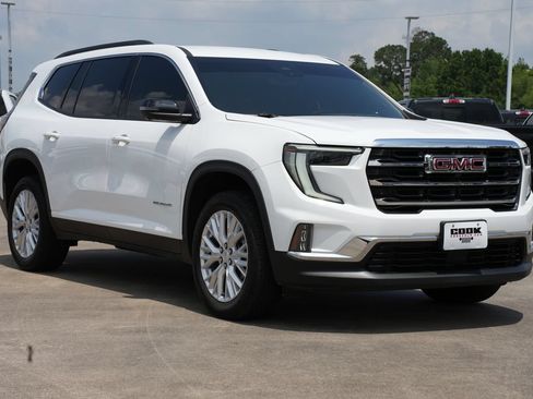 Used 2026 GMC Acadia Elevation w/ Elevation Premium Package FWD image 2