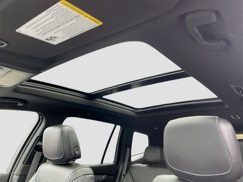 Certified 2024 Cadillac XT6 Luxury w/ LPO, Floor Liner Package image 22