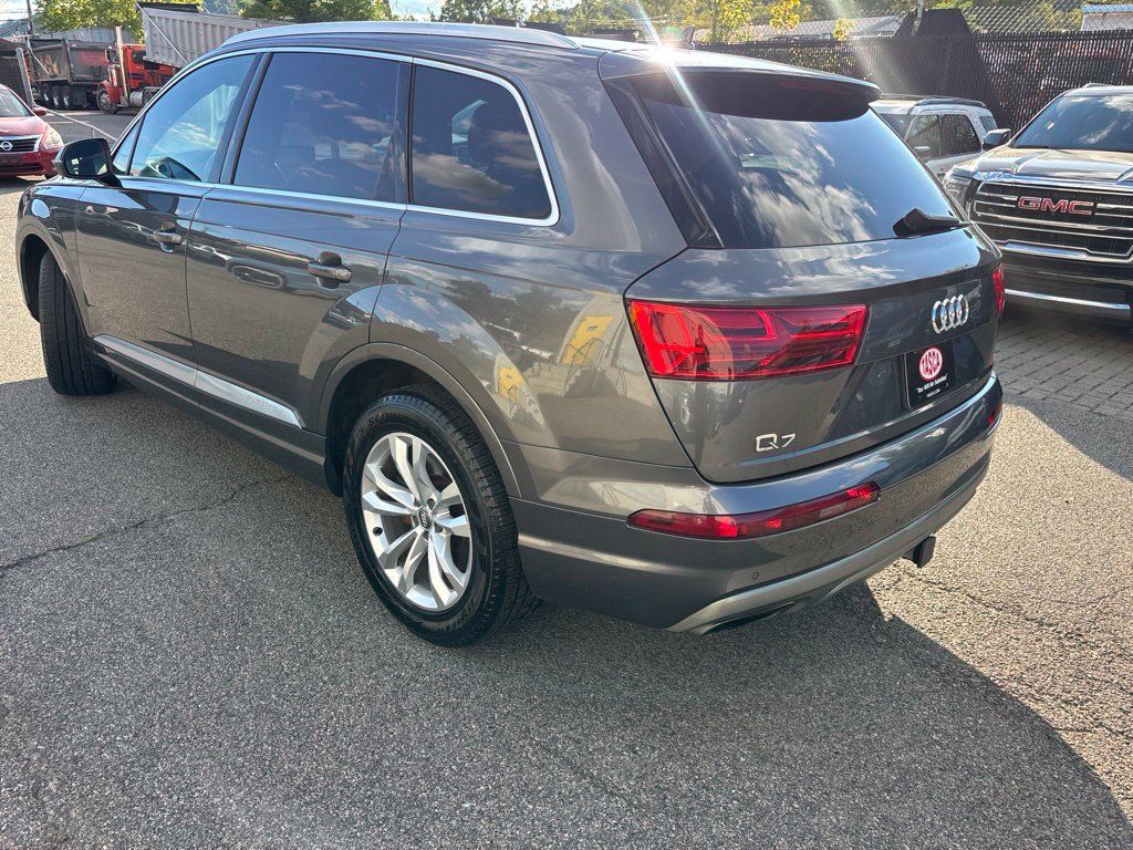 Used 2019 Audi Q7 3.0T Premium w/ Convenience Package AWD/4WD image 4