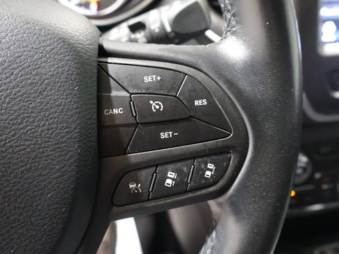Used 2021 Jeep Cherokee Trailhawk w/ Technology Group AWD/4WD image 33