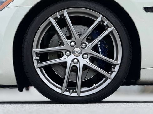 Used 2018 Maserati GranTurismo Sport RWD image 18