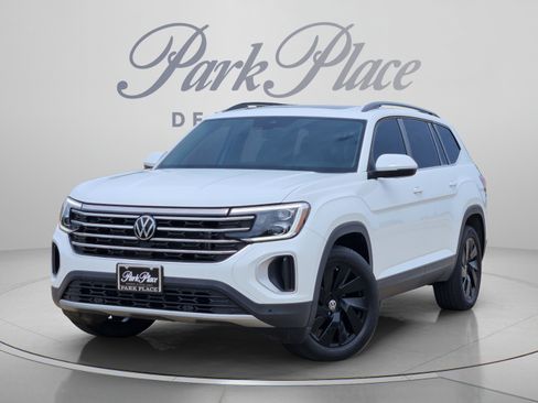 Used 2024 Volkswagen Atlas SE FWD image 1