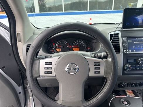 Used 2021 Nissan Frontier SV image 17