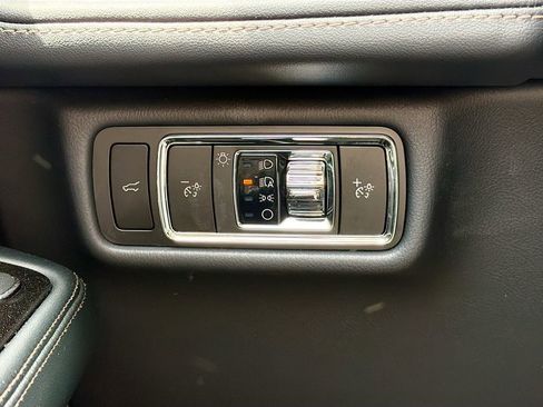 New 2026 Lincoln Aviator AWD image 10