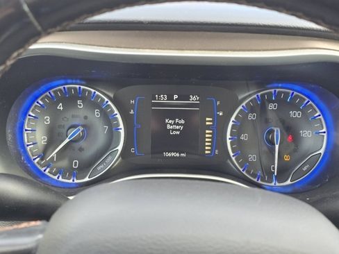 Used 2019 Chrysler Pacifica Touring-L image 23