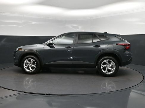 New 2026 Chevrolet Trax LS w/ LS Convenience Package FWD image 4