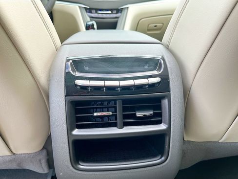 Used 2025 Cadillac XT5 Premium Luxury w/ Technology Package AWD/4WD image 27