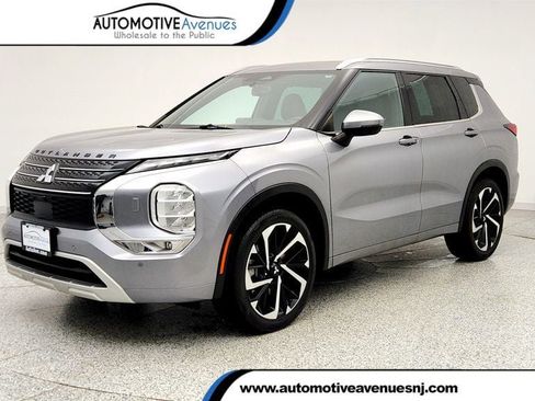 Used 2022 Mitsubishi Outlander SEL image 1