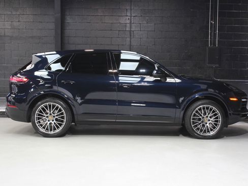 Used 2023 Porsche Cayenne Platinum Edition image 15