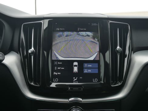 Used 2019 Volvo XC60 T5 Momentum w/ Protection Package Premier image 23