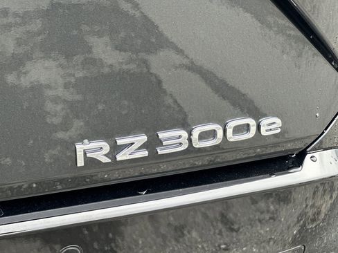 Used 2025 Lexus RZ 300e image 21