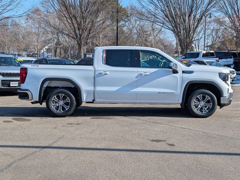 New 2026 GMC Sierra 1500 SLE image 11