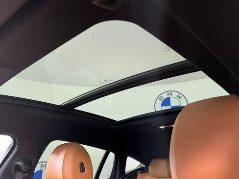 Used 2022 BMW X6 xDrive40i w/ M Sport Package image 31