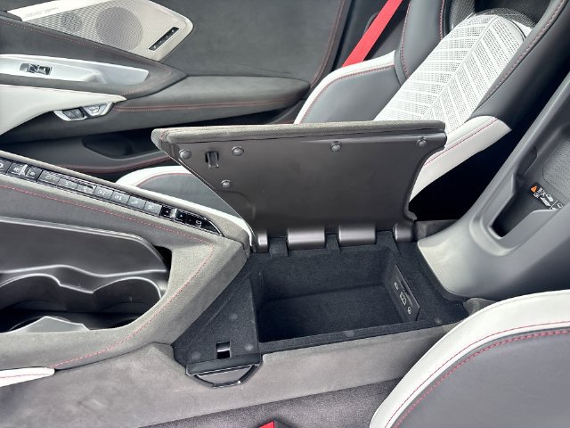 Used 2023 Chevrolet Corvette Stingray Premium Conv w/ Z51 Performance Package RWD image 21
