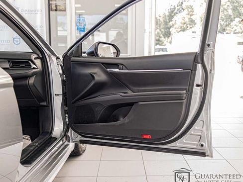 Used 2020 Toyota Camry SE FWD image 38