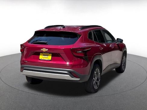 Used 2025 Chevrolet Trax LT FWD image 15