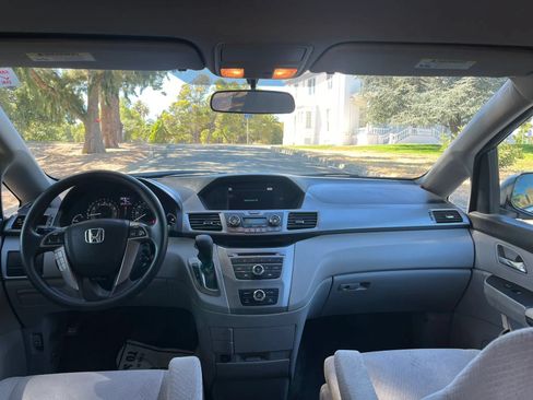 Used 2016 Honda Odyssey LX image 11