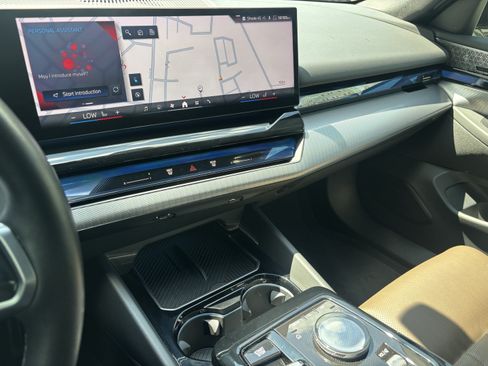 Used 2024 BMW i5 M60 AWD/4WD image 10