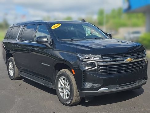 Used 2024 Chevrolet Suburban LT AWD/4WD image 10