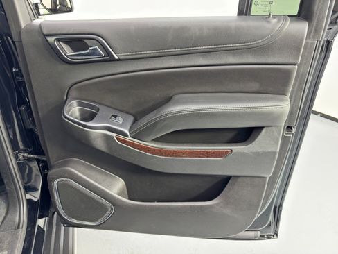 Used 2017 GMC Yukon XL SLT w/ Premium Edition image 49