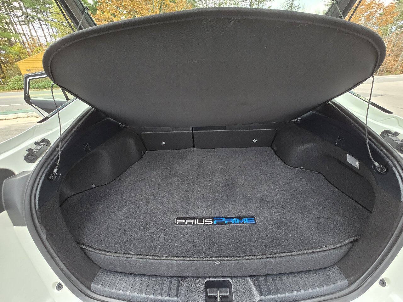 Used 2017 Toyota Prius Prime Premium w/ Carpet Mat Package FWD image 20