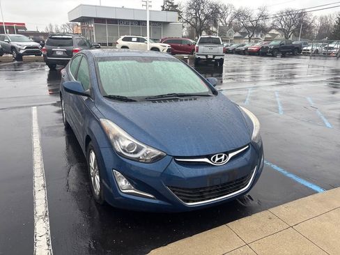 Used 2015 Hyundai Elantra SE w/ Option Group 03 image 2