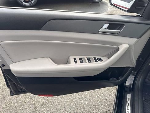 Used 2016 Hyundai Sonata Plug-In Hybrid FWD image 14