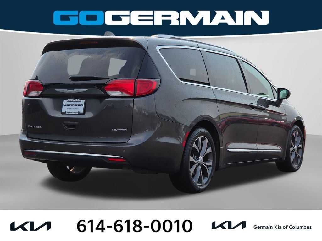 Used 2017 Chrysler Pacifica Limited w/ UConnect Theater Package FWD image 7