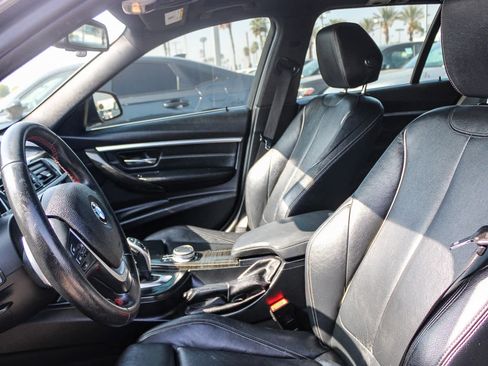 Used 2018 BMW 330i xDrive Wagon image 16