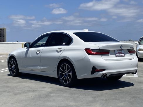Used 2019 BMW 330i Sedan w/ Driving Assistance Package RWD image 5