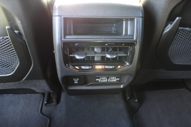 Used 2024 Jeep Grand Cherokee Altitude AWD/4WD image 34
