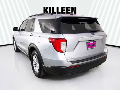 Used 2023 Ford Explorer XLT image 5