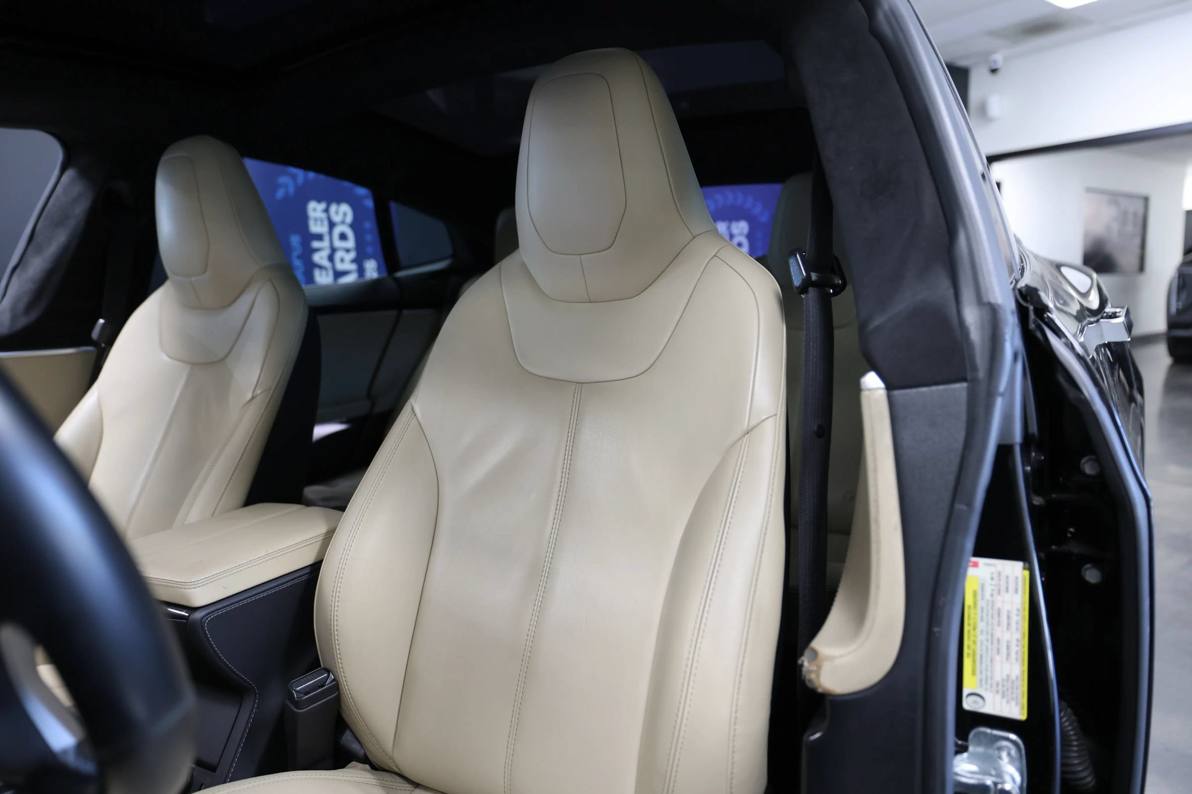 Used 2015 Tesla Model S 85 RWD image 30
