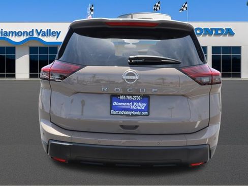 Used 2025 Nissan Rogue SV FWD image 5
