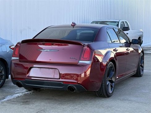 Used 2023 Chrysler 300 C image 4