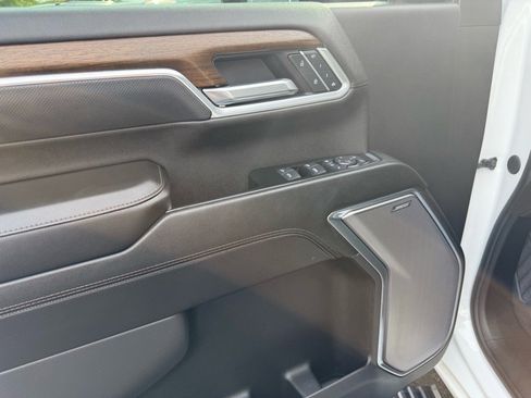 Used 2025 Chevrolet Silverado 2500 High Country w/ High Country Premium Package image 19