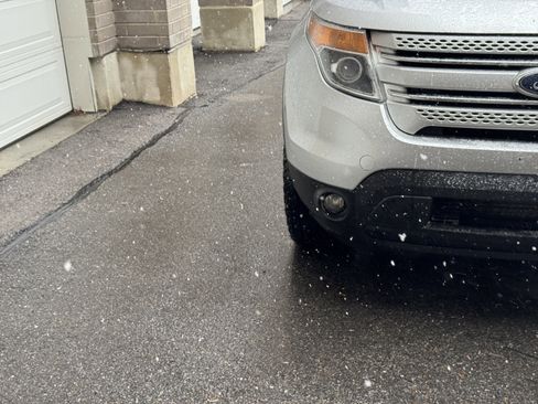 Used 2015 Ford Explorer XLT w/ Equipment Group 202B image 9