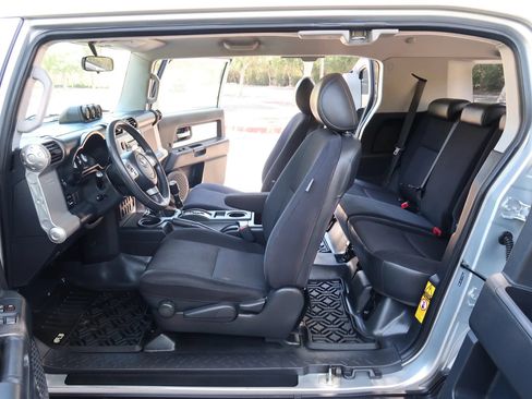 Used 2007 Toyota FJ Cruiser 4WD image 33
