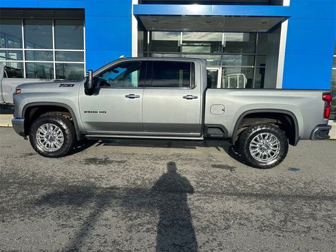 Used 2024 Chevrolet Silverado 2500 LTZ w/ LTZ Convenience Package image 2