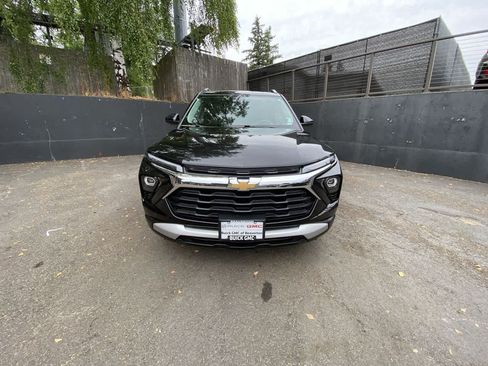 Used 2025 Chevrolet TrailBlazer LT AWD/4WD image 9