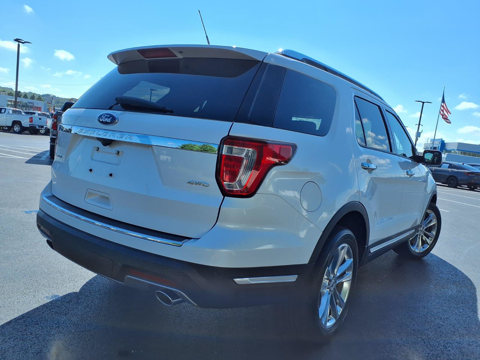 Used 2018 Ford Explorer Limited AWD/4WD image 34