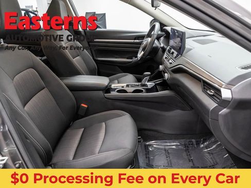 Used 2023 Nissan Altima 2.5 SV w/ SV Premium Package FWD image 25