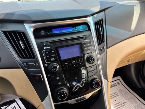 Used 2011 Hyundai Sonata GLS FWD image 14