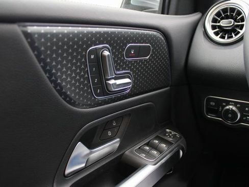 New 2026 Mercedes-Benz GLB 250 4MATIC image 24