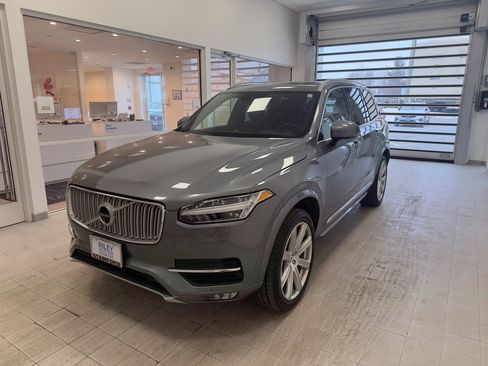 Used 2018 Volvo XC90 T6 Inscription w/ Convenience Package image 3