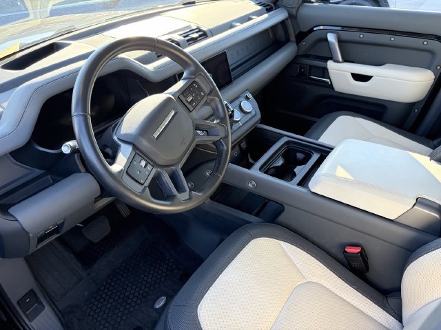 Used 2024 Land Rover Defender 110 X-Dynamic SE AWD/4WD image 6