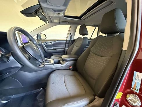 Used 2023 Toyota RAV4 XLE w/ Convenience Package image 2