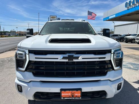 Used 2024 Chevrolet Silverado 2500 LTZ w/ LTZ Plus Package image 2
