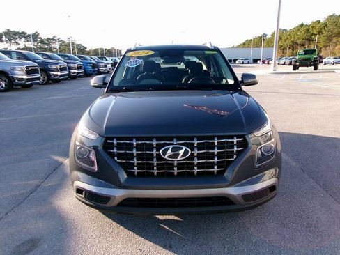 Used 2024 Hyundai Venue SEL FWD image 5
